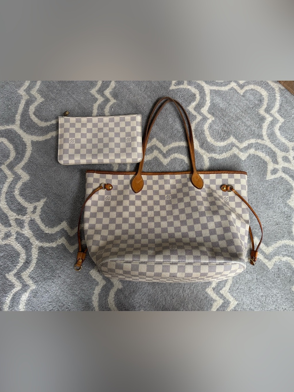 Louis Vuitton Authentic Neverfull MM With Pouch